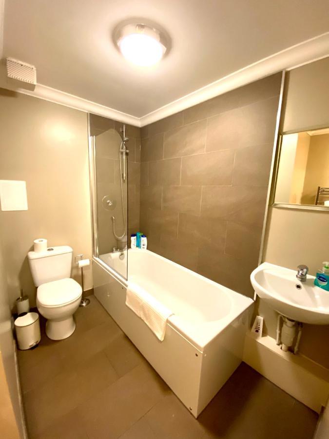 Advocates Apartment Единбург Екстериор снимка