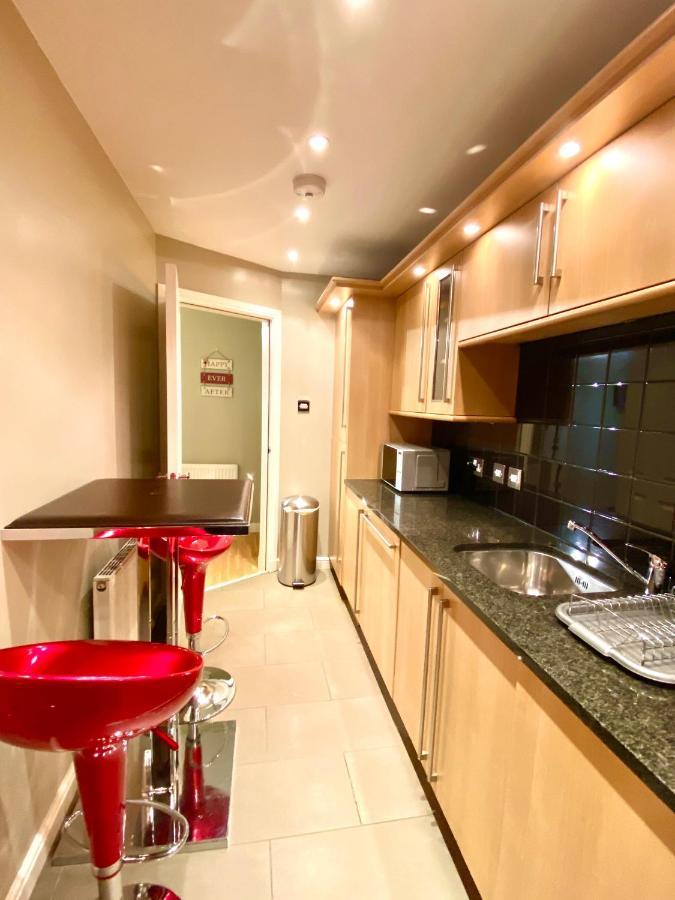 Advocates Apartment Единбург Екстериор снимка